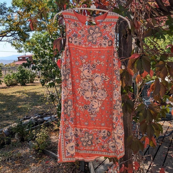 Ecote Dresses & Skirts - ecoté breezy and gorgeous floral minidress